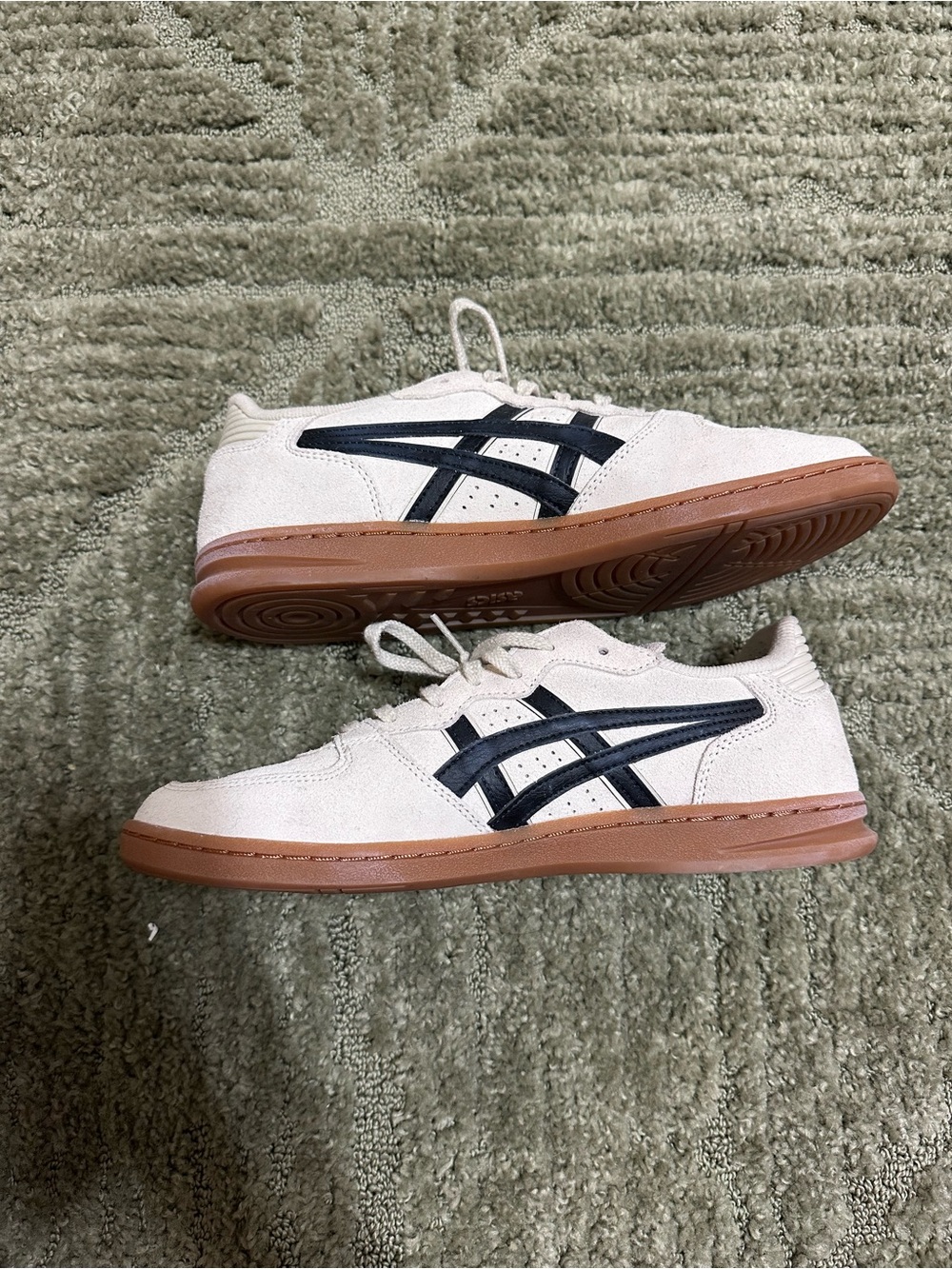 Women’s Suede ASICS in Light Beige